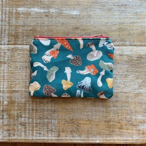 Mushroom Coin Purse Cottagecore Bag Coin Purse Mushrooms Zippered Pouch ID Holder Coin Bag Zipper Hippie Cottagecore Zipper Pouch
