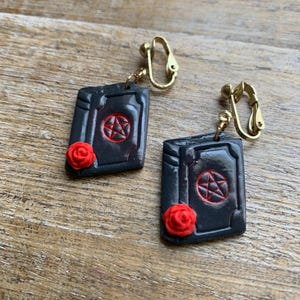 Zauberbuch Ohrhänger Polymer Clay Halloween Gothic Ohrhänger Mystische Ohrringe Witchy Ohrringe Halloween Ohrhänger Ohrgewichte