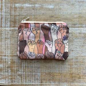 Monedero con mensaje de empoderamiento de la mujer, bolso para mujer, monedero, bolso de tela grande con puño feminista para maquillaje, bolso con cremallera para apoyar a las mujeres