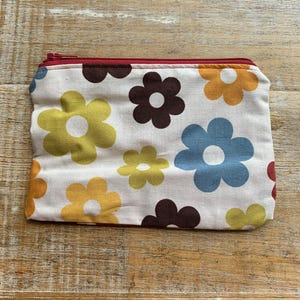 Retro Mod Wallet Purse Flower Power Mod Colorful Bag Coin Purse Cosmetic Bag Retro Flower Daisy Wallet ID Holder Fabric Wallet Flower 1970s
