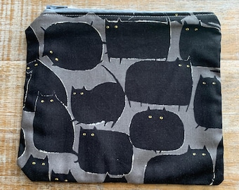Bolsa de maquillaje con diseño de gato negro, bolsa de cosméticos de Halloween con cremallera, estuche para identificación, bolsa de maquillaje con cremallera, bolsa de gatito negro esponjoso con cremallera.