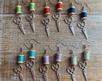 Naaigaren oorbellen naai minigaren spoel hangoorbellen naaicadeau schattige miniatuur draad oorbellen spoelen oor gewichten clip op oorbellen