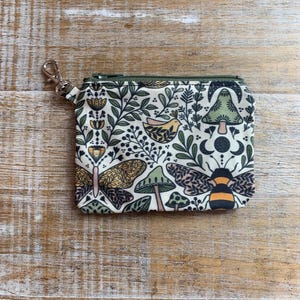 Bee Coin Purse Wallet Cottagecore Keychain Bag Coin Purse Mushrooms Zippered Pouch ID Holder Wallet Zipper Bees Cottagecore Zipper Pouch