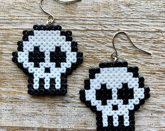 Skull Earrings Gothic Skull Bloody Pixel Oddity Skull Gothic Halloween Jewelry Retro Gothabilly Clip On Earrings Ear Hangers Gauges