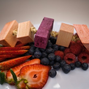 Mixed Berry Fling - Fruit Flavored Chew Toy for Rabbits, Guinea Pigs, Gerbils, Hamsters, Chinchillas, Rats, Mice and Birds