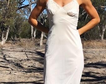 Vintage 1950s white with lace trim and rouched bust slip dress nightgown