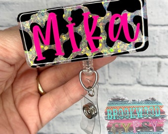 Porta credencial con estampado de vaca, nombre rosa fuerte, porta credencial, credencial con brillo, porta credencial, estampado de vaca, enfermeras, médicos, insignias bonitas