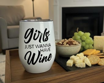 Las chicas solo quieren vino: copa y vaso de vino