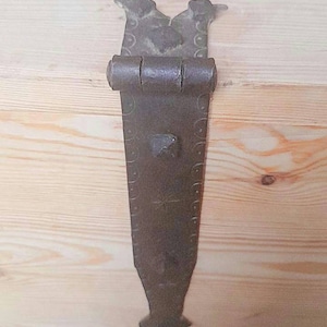 Hinges for medieval chest in handcrafted wrought iron, clasps, chest, cabinetmaker, Viking