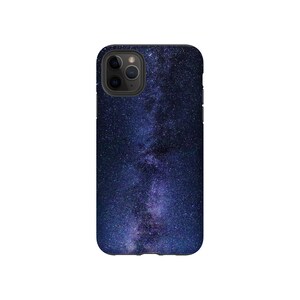 Capa roxa para celular Galaxy: Via Láctea no espaço sideral para iPhone e Samsung Galaxy. imagem 1