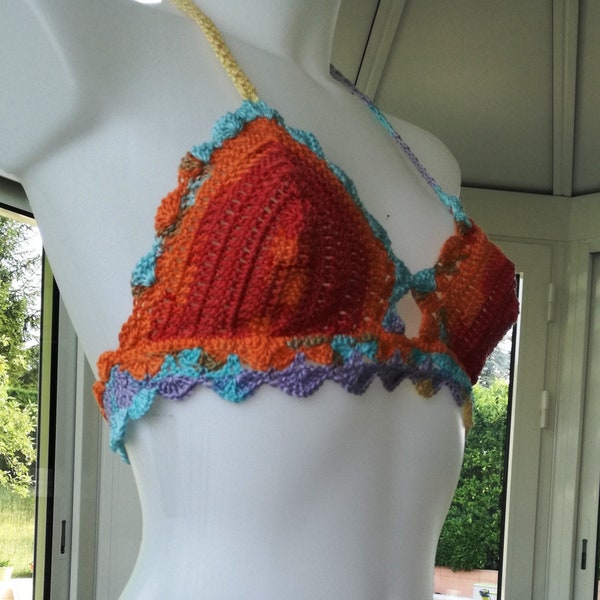 Maillot de bain, réalisé au crochet, pour un look vintage. Autres couleurs, tailles et variantes sur commande