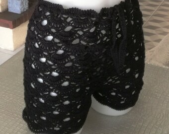 Sexy and vintage crochet shorts. Other colours or any other adaptations of the model on demand. Can be complemented by a matching top