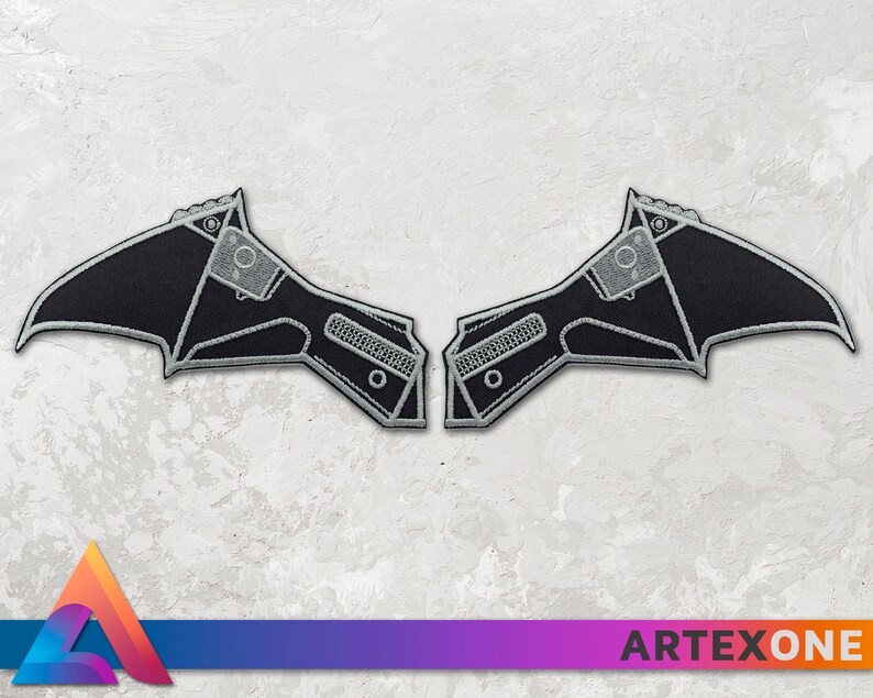 Robert Pattinson Battinson The Batman 2021 Chest Emblem Logo Batarang Iron-on Embroidered Patch
