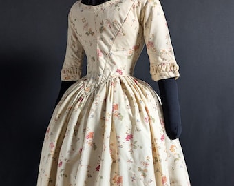 Almost PRISTINE 1840s Floral Print Dress - Victorian Antique Fashion