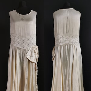 Elegant Antique 1920s Flapper / Art Deco Evening / Wedding Dress With Diamante