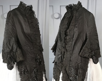 Quilted & Beaded 1880s Mourning Bustle Mantle / Cape For Winter - Victorian Antique Fashion