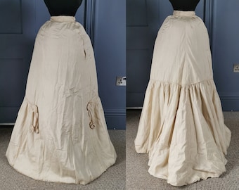 Elegant Antique 1890s / 1900s Victorian / Edwardian Silk Skirt