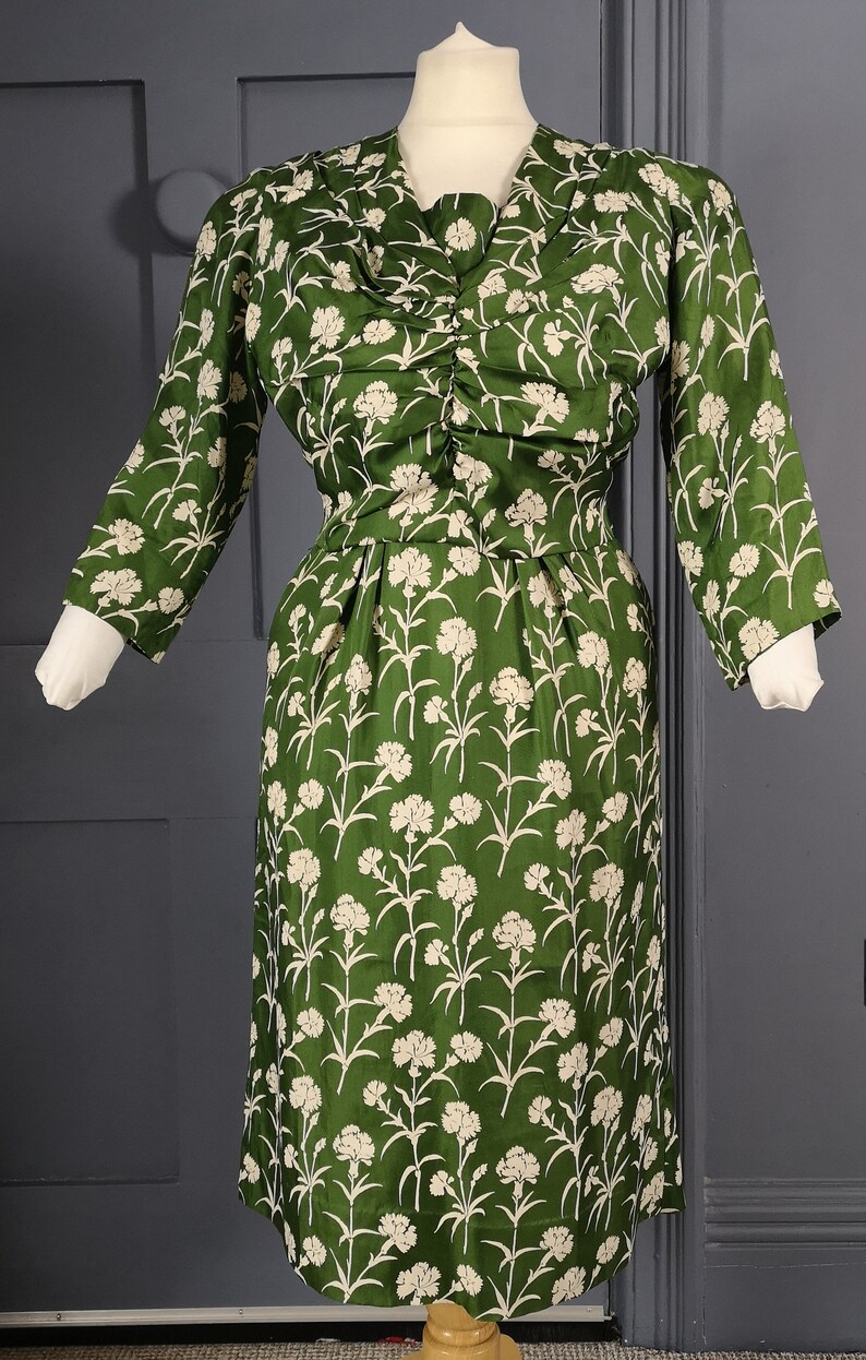 Green Graphic Print Vintage 1940s / 1950s Pure Silk Dress By ' Marcusa Styled By Marcus ' image 3
