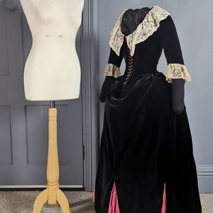 Stylish Victorian Antique 1880s Velvet Bustle Evening / Dinner Dress ...