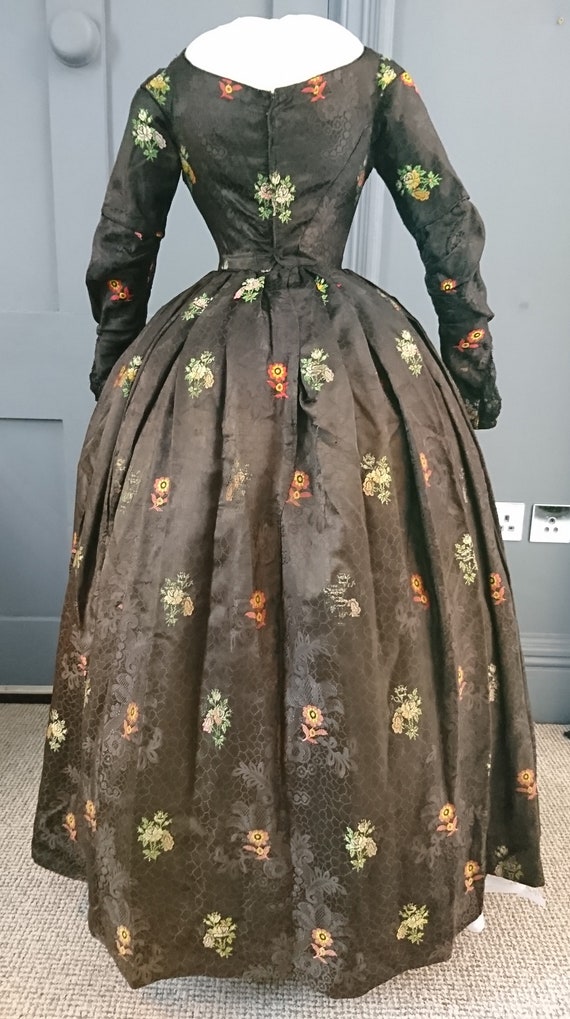 Stunning 1840s Silk Brocade Dress - 18th Century … - image 6