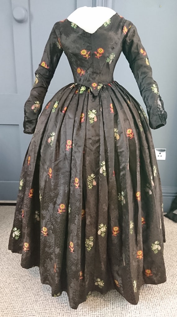 Stunning 1840s Silk Brocade Dress - 18th Century … - image 2