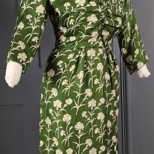 Green Graphic Print Vintage 1940s / 1950s Pure Silk Dress By ' Marcusa Styled By Marcus ' image 4