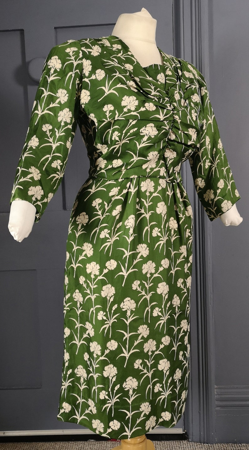 Green Graphic Print Vintage 1940s / 1950s Pure Silk Dress By ' Marcusa Styled By Marcus ' image 4