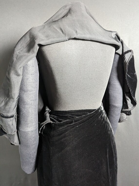 Vintage Fashion 1930s Art Deco Velvet Wrap Evenin… - image 7