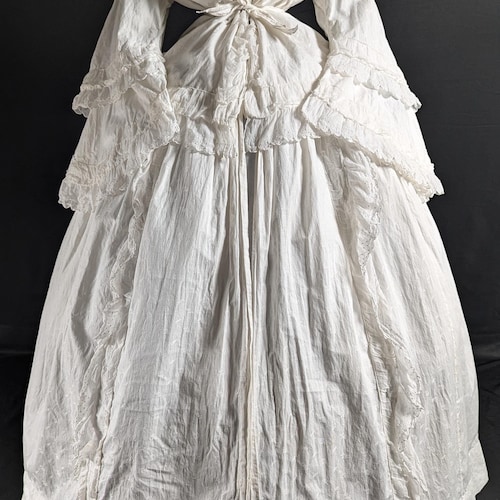 vintage cotton dressing gown 1940-1941 Floral Seersucker Cotton Dressing Gown