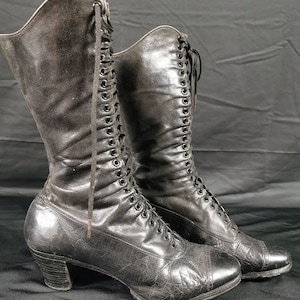 Victorian / Edwardian 19th / Early 20th Century Antique Women's Lace Up Leather Boots