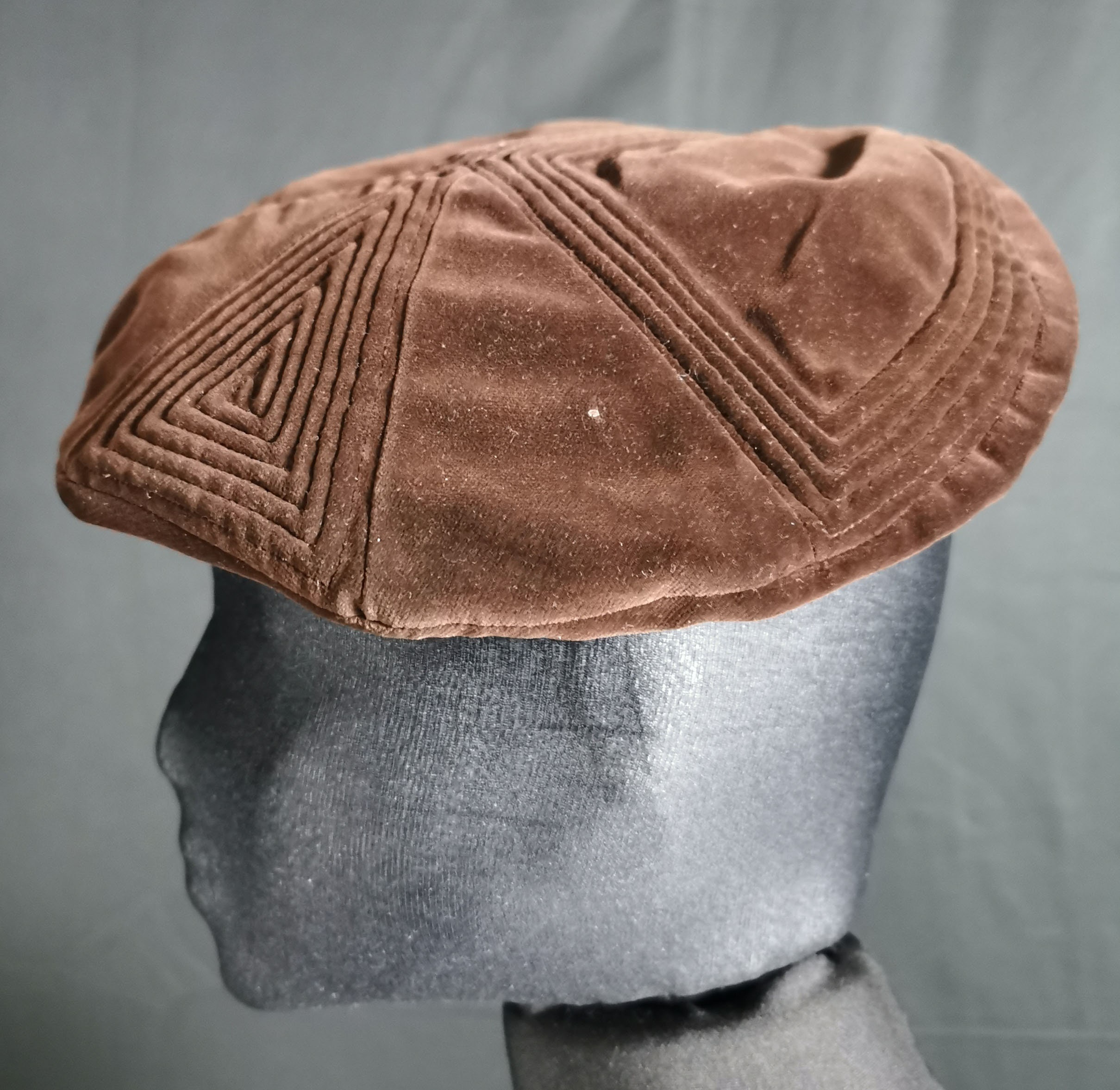 Vintage 1930s Parisian Art Deco Velvet Beret / Hat - ' Marcelle Berlin '