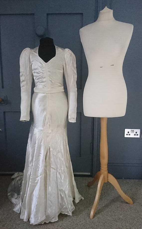 Rare Diminutive 1930s Art Deco Wedding Dress - Tr… - image 1