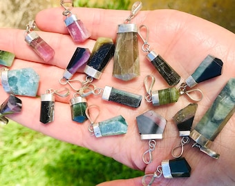 Colgantes de cristal de plata de ley de turmalina azul raro, turmalina rosa, verde y negra