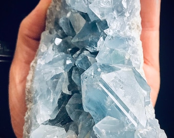Gema de cristal de celestina, cúmulo de cristales de celestina, Australia
