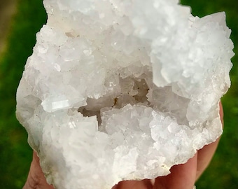 Grupo de cristales de calcita blanca brillante, Australia, piedra de meditación
