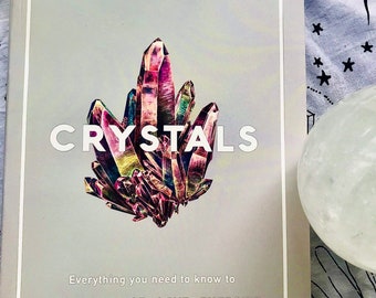 Libro de referencia sobre cristales de Cassandra Eason