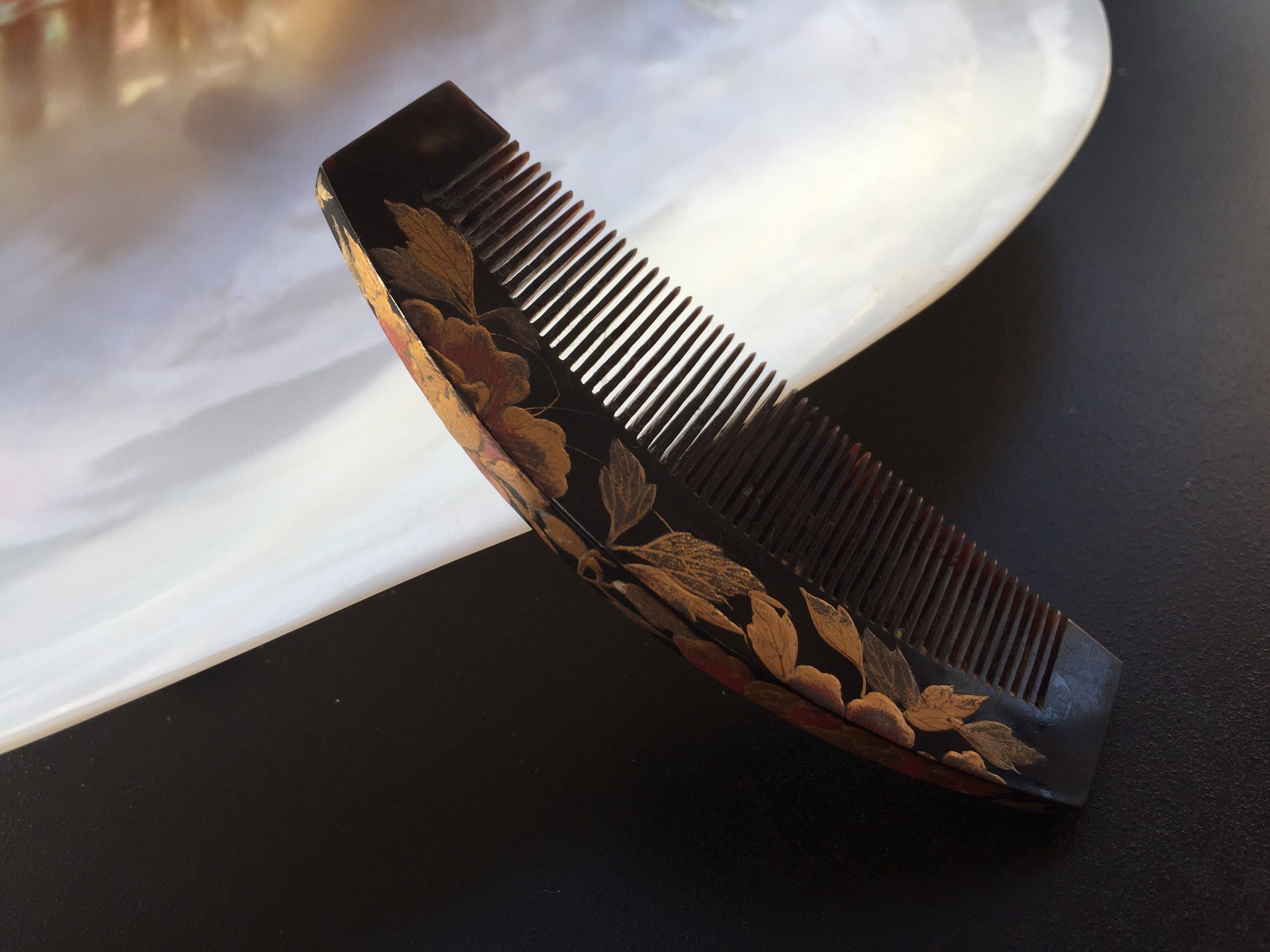 Japanese antique handmade wood and gold comb Antique Objets d main image 2