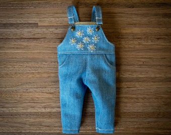 Blythe Flower Dungaree (Light bue denim/ Daisy flowers)