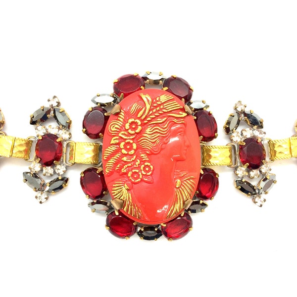 Antique Art Deco Czechoslovakian Husar. DCostume Glass Cameo Bead Bracelet