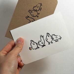 Carte de Pâques avec des poules, imprimée à la main |  Carte pliante DIN A6 | papier blanc crème ou kraft