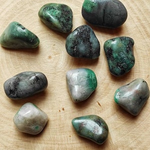 Rolled stones: true emerald