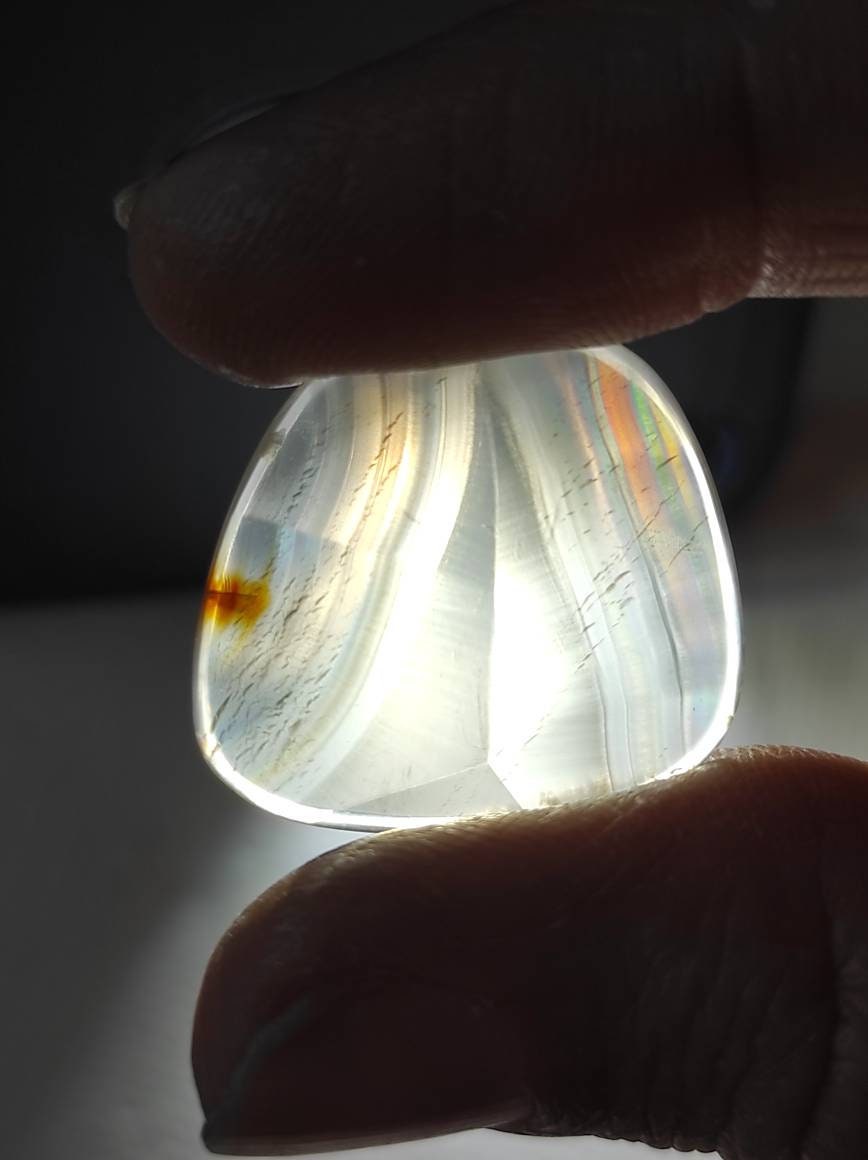 Cabochon d'agate Iris