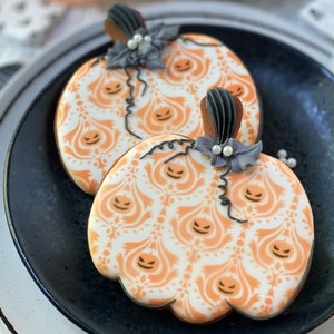Stencil per biscotti con sfondo dinamico Duos di Halloween Damask di Julia Usher / Stencil per biscotti di Halloween / Arti e mestieri / Confection Couture /