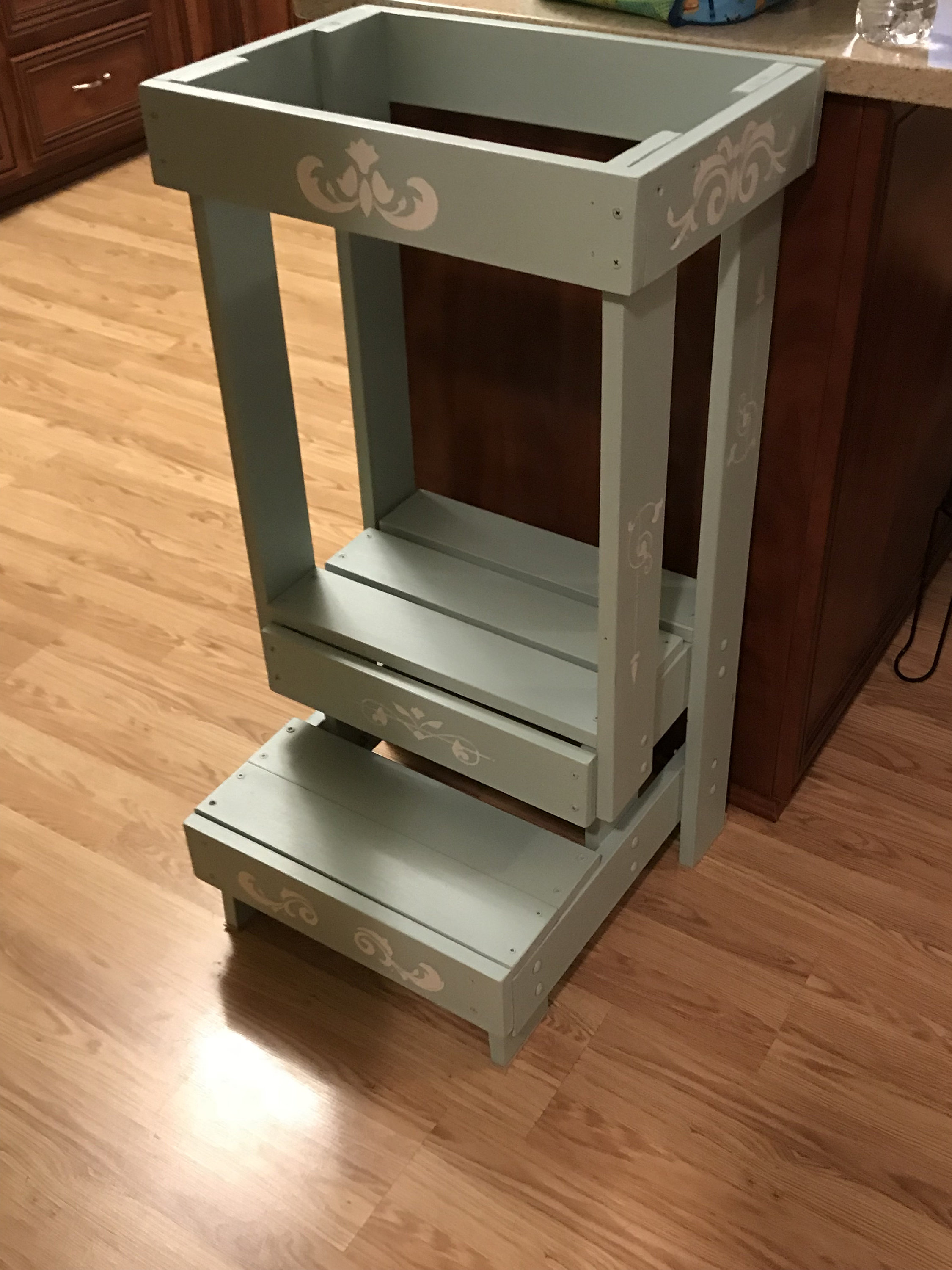 Kids kitchen stool diy clearance