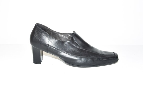 blue court shoes mid heel