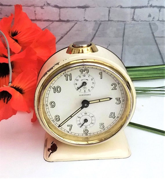 Sveglia orologio Junghans sveglia manuale a carica manuale orologio tedesco d epoca sveglia funzionante color oro e crema. Etsy Italia