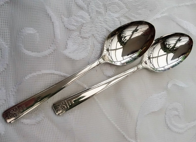 Wedding gift. 2 x vintage silver spoons Commemorative spoons George V Coronation May 1937 in Cereta plate