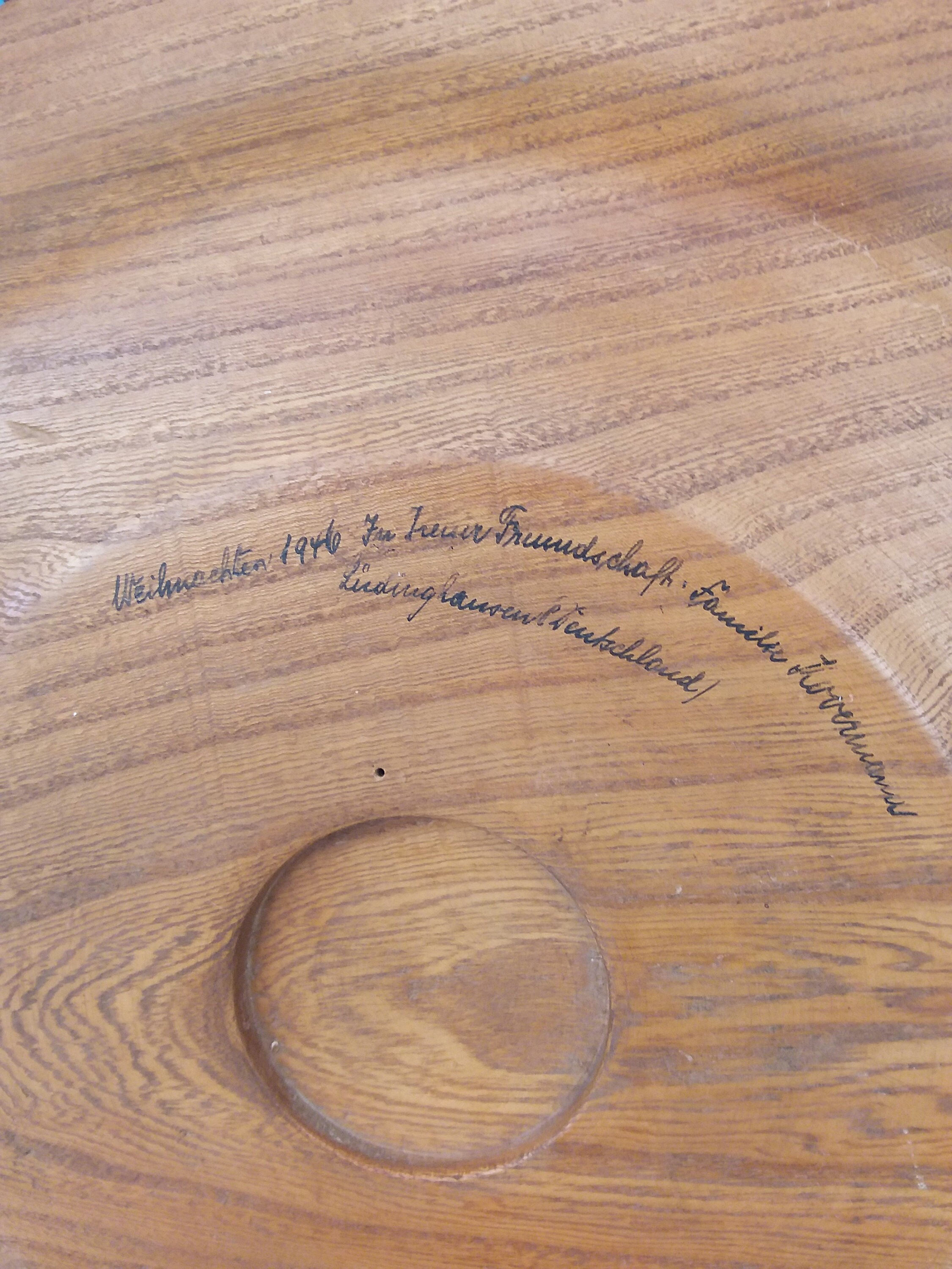 Holz-Brotteller von 1946 von Hand geschnitzt große Hölzer | Etsy