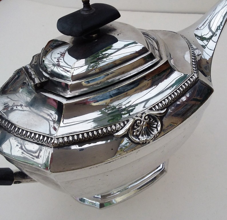 Silver teapot English silver plate. Bakelite handle and finial EPNS