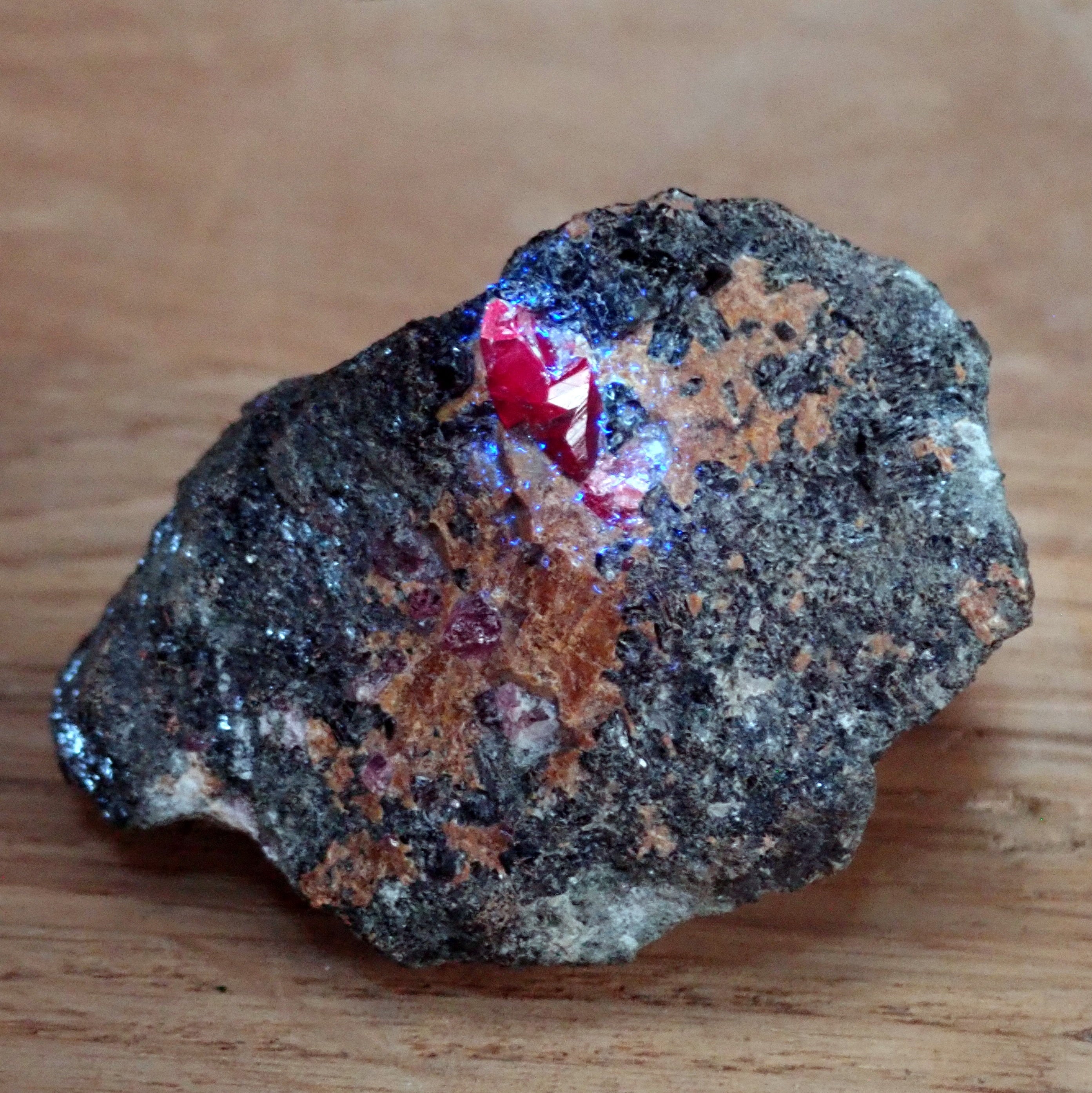 RARE ! RUBIS BRUT ROUGE POURPRE DE MADAGASCAR DE 3,62 CARATS ★★ P424